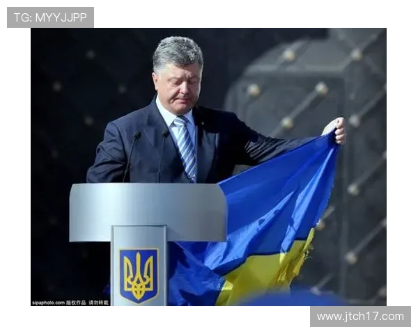 乌克兰选手夺冠 俄罗斯选手背对国旗领奖